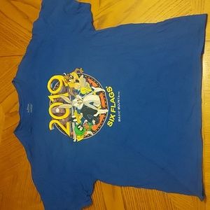 Official Six Flags Magic Mountain 2019 Looney Tunes XL graphic T-shirt